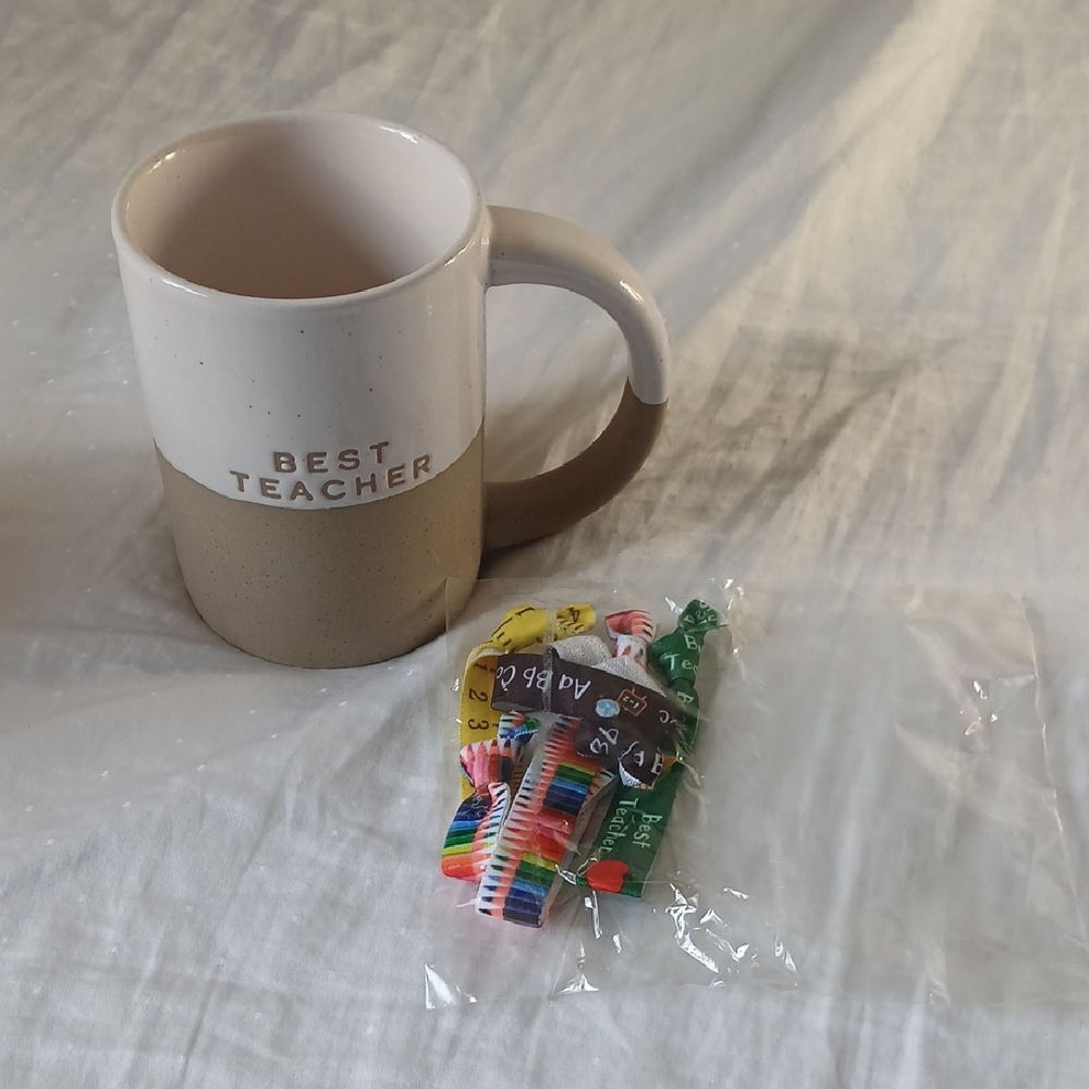 Best Teacher Mug with 4 Teachers Bracelts